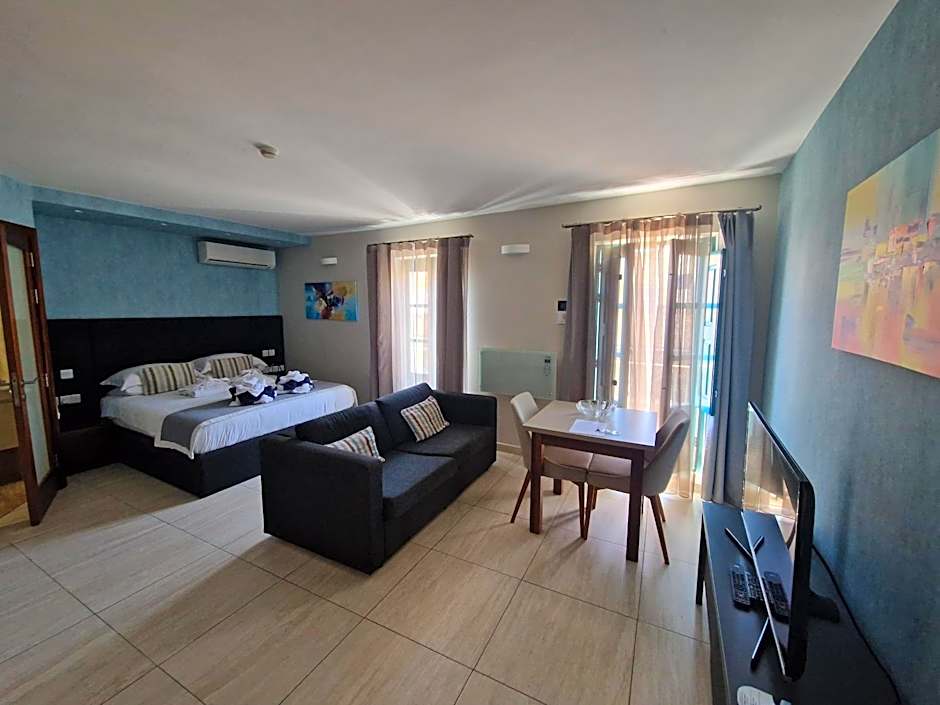 D Townhouse Boutique Suites