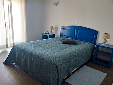 One-Bedroom Apartment with Land View