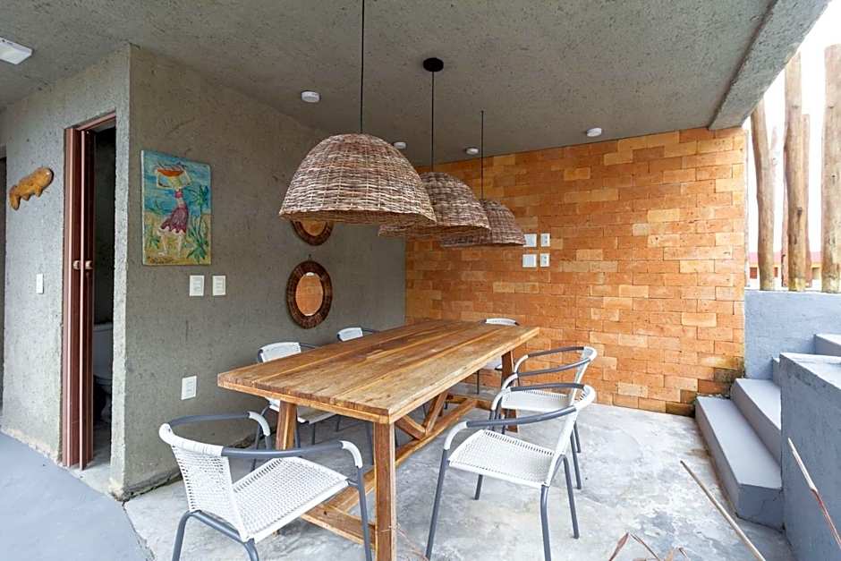 Casa com Piscina Privativa Lambari 102 by Qavi