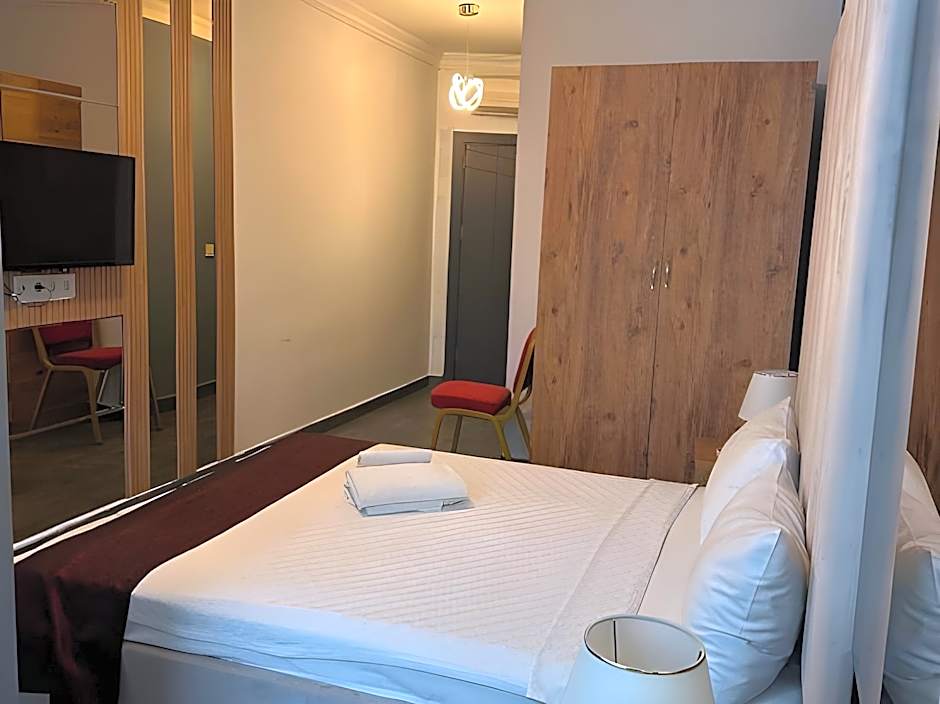 Grand Niki Hotel & Spa