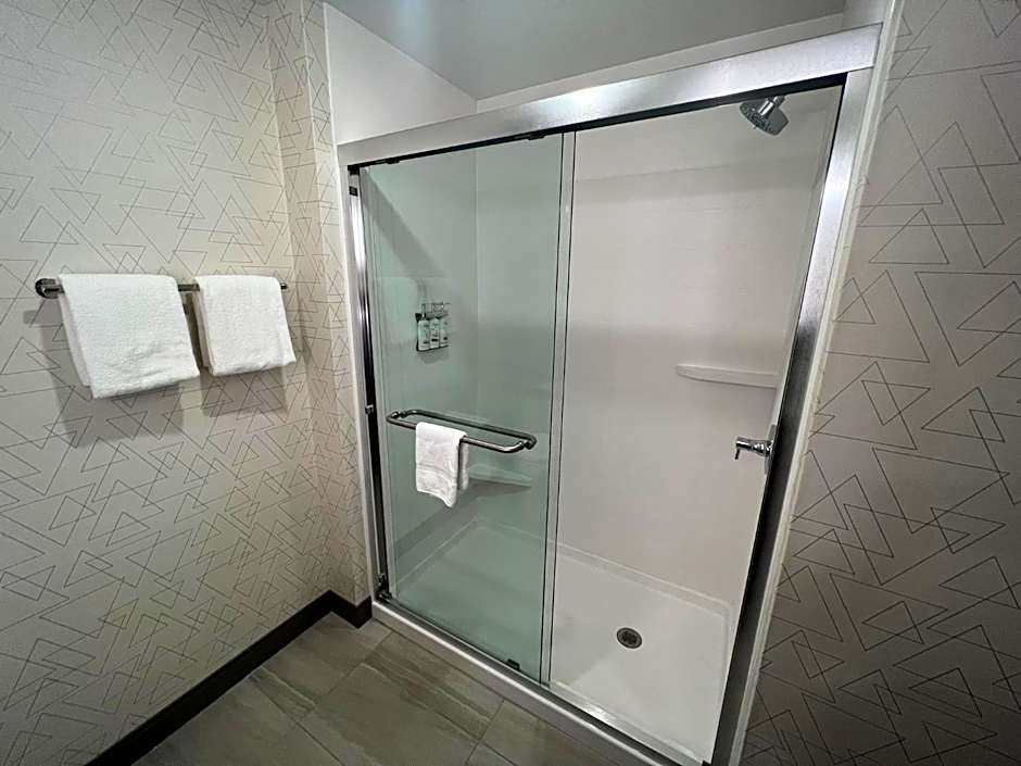 Holiday Inn Express & Suites - Tomah By IHG