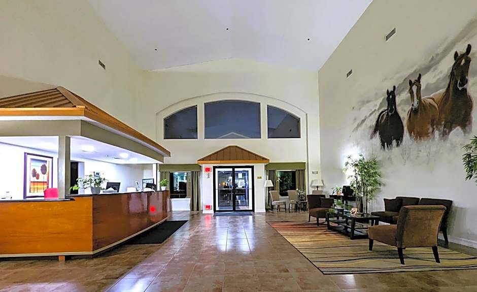 FairBridge Inn & Suites Canadian