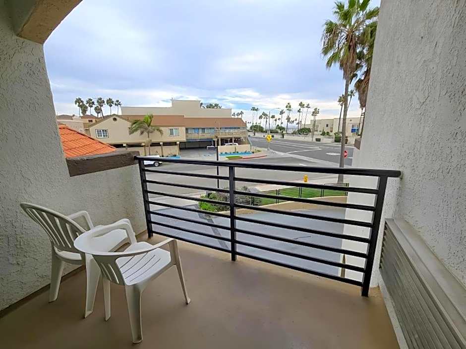 HUNTINGTON BEACH INN