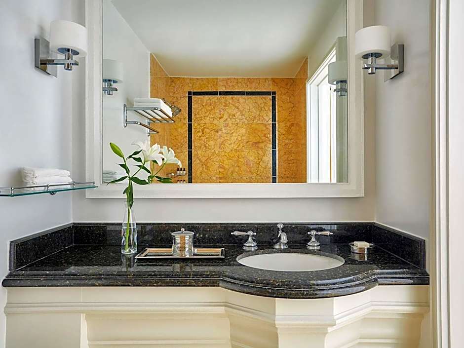 Fairmont Miramar Hotel & Bungalows