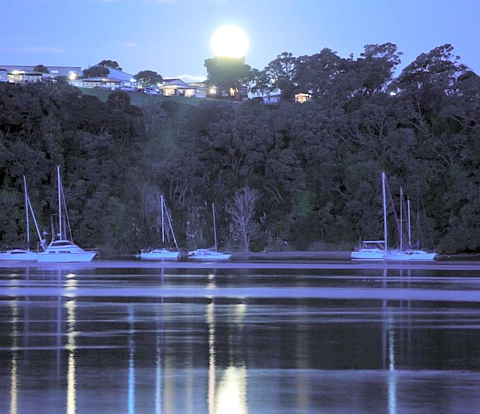 Absolute Beach front-Tutukaka Harbour