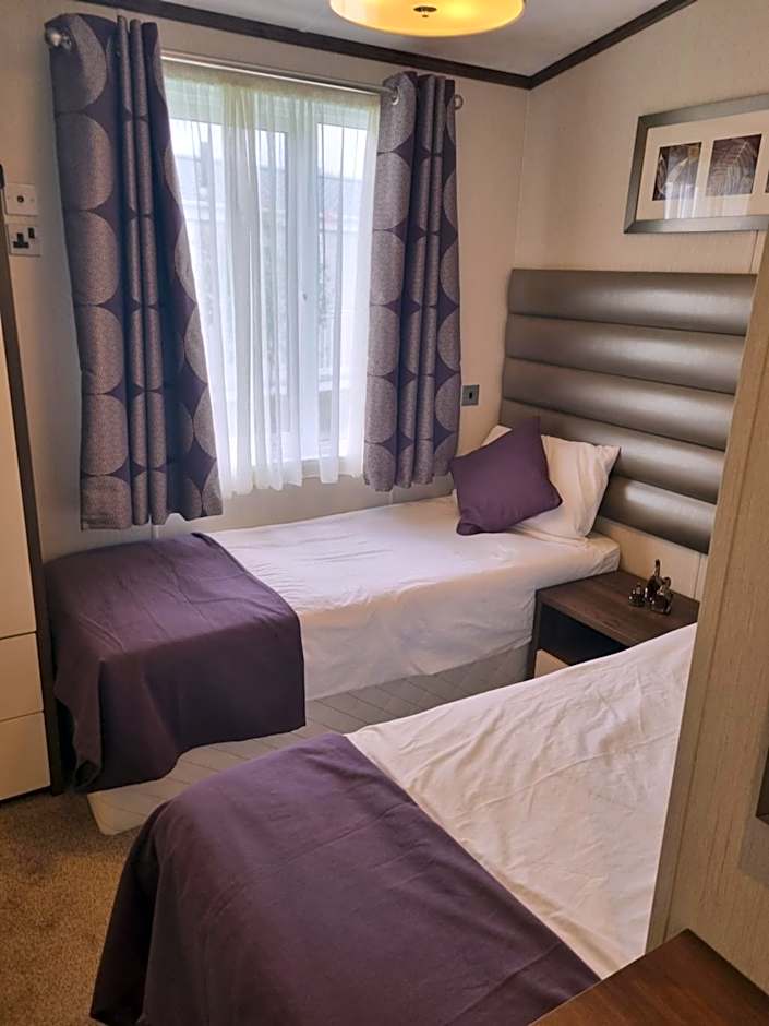 Pemberton Arrondale Lodge, Lakeside View (Haven Lakeland)