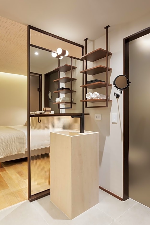 QOYA Hotel Curitiba, Curio Collection by Hilton