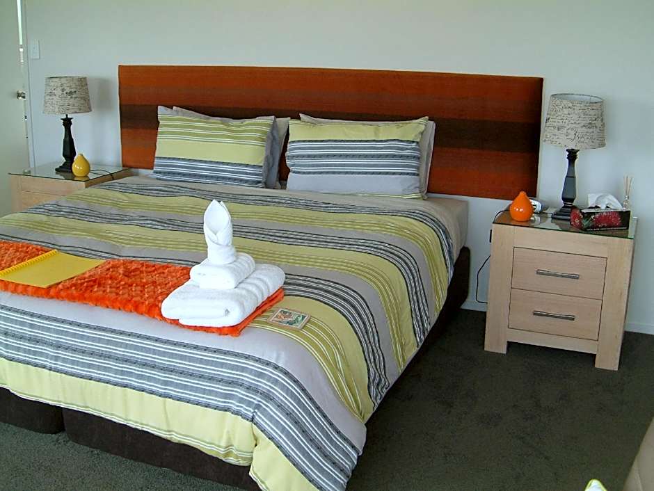 Bay Water Views Bed & Breakfast