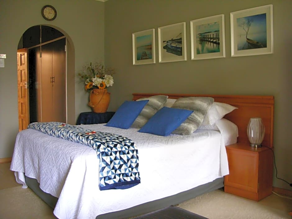 Little Umhlanga. Sunflower suite.