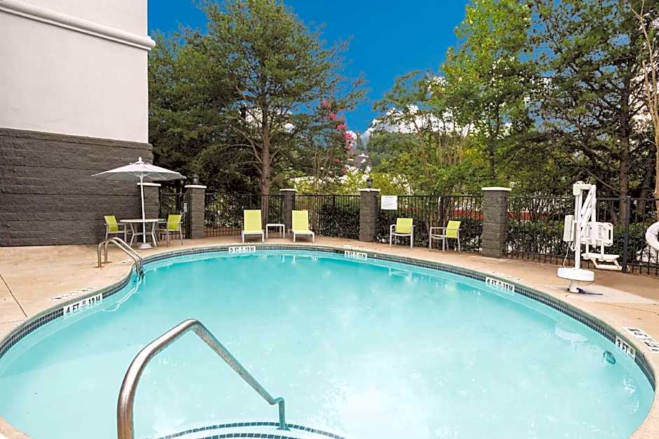 La Quinta Inn & Suites by Wyndham Kennesaw