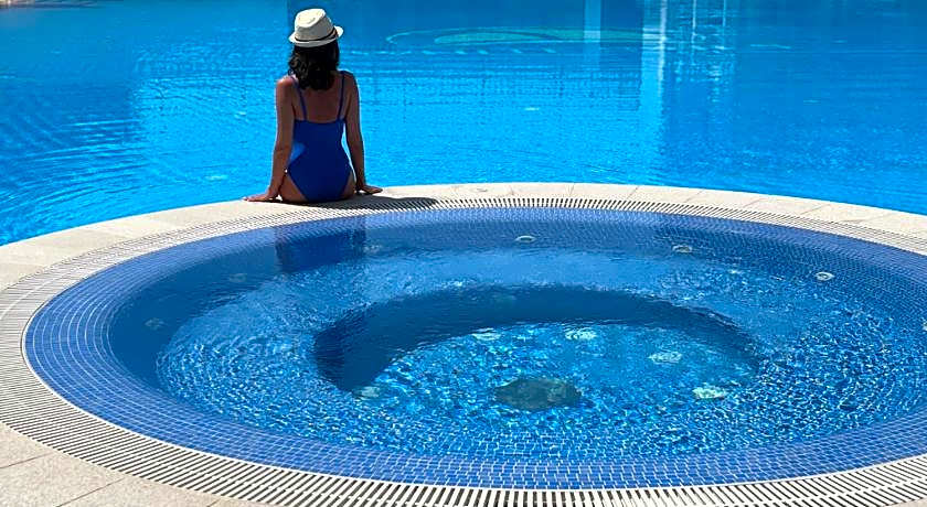 White Sails Residential Hotel
