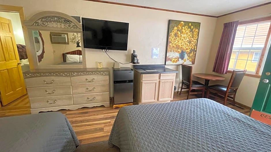 Cedar Wood Inn