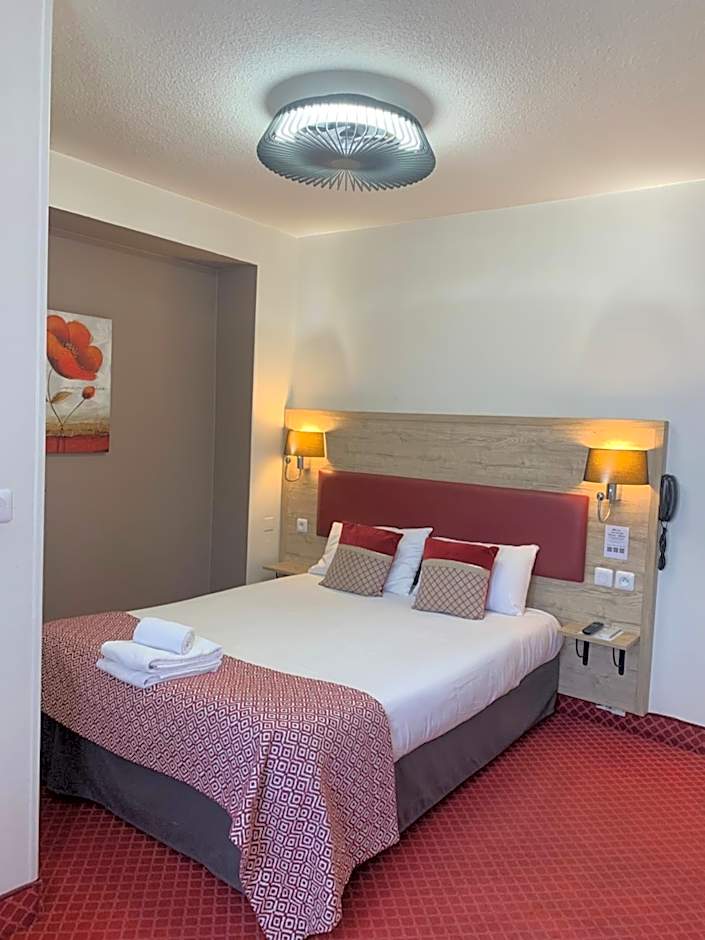 Brit Hotel Bleu Nuit