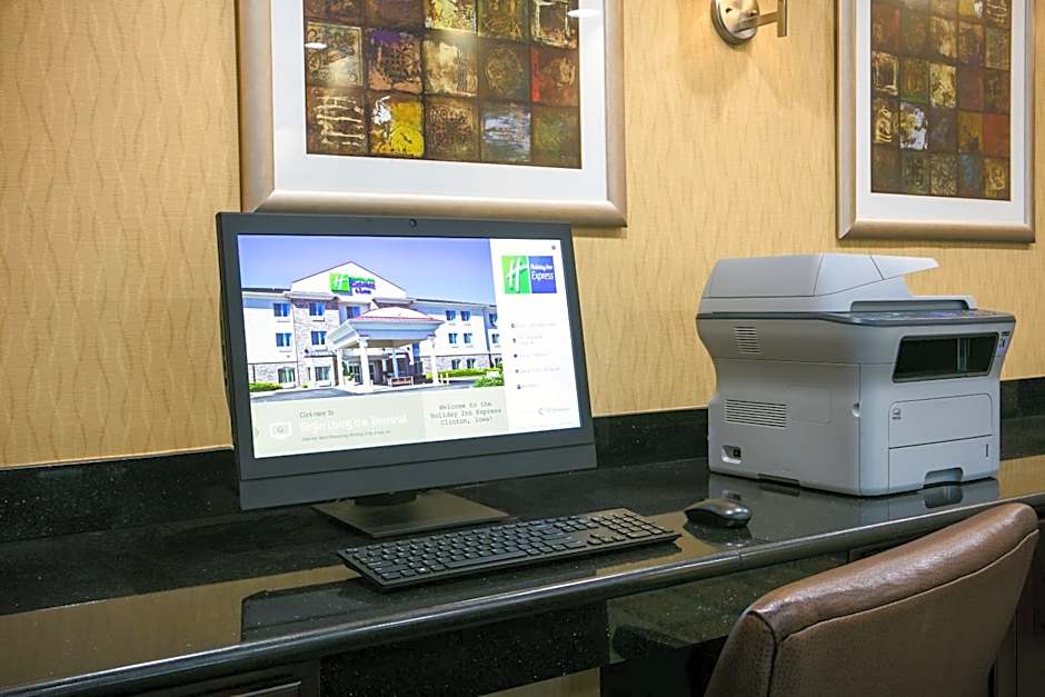 Holiday Inn Express Hotel And Suites Clinton By IHG