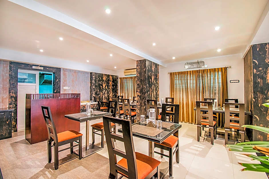 FabHotel Jansi Deluxe - Nr. Gandhipuram Bus stand