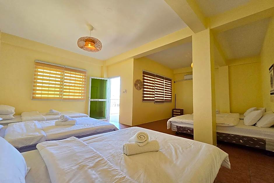 Surfside Hostel LU Surf Town