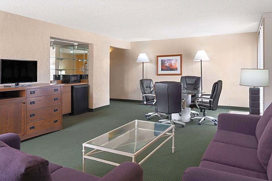 Ramada Tucson