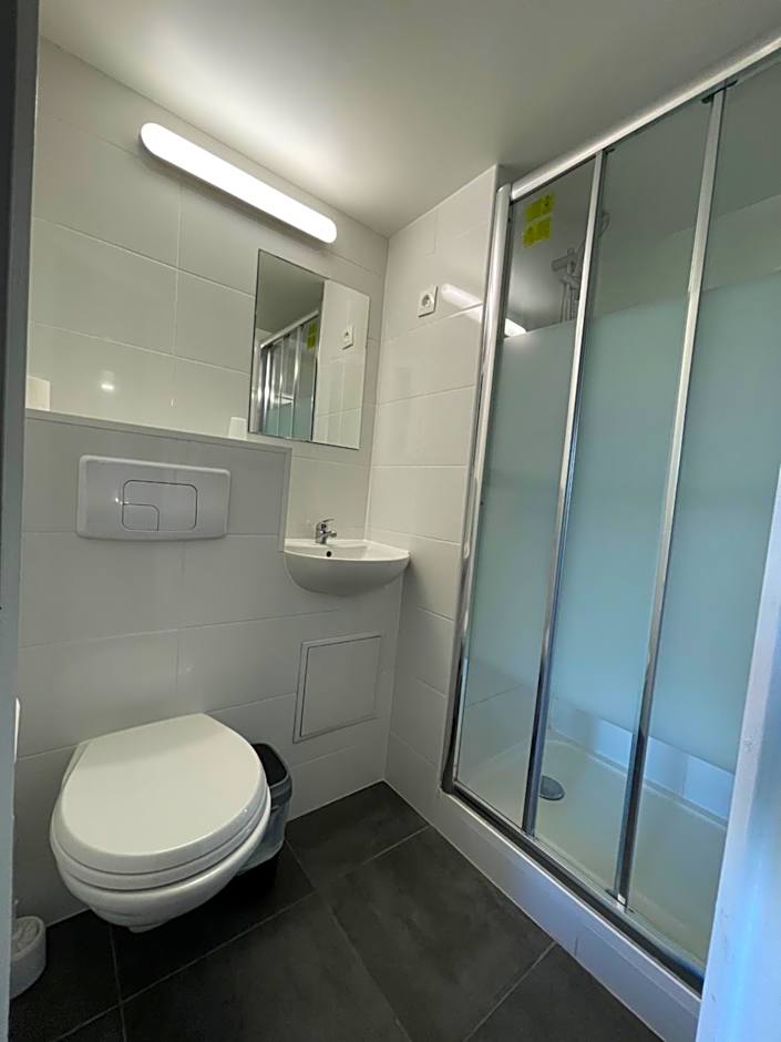 Fasthotel Roissy - Saint-Witz