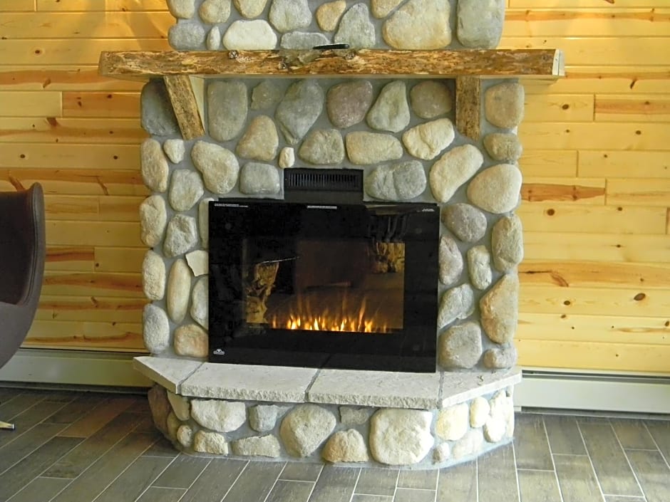 Boarders Inn & Suites by Cobblestone Hotels - Superior/Duluth