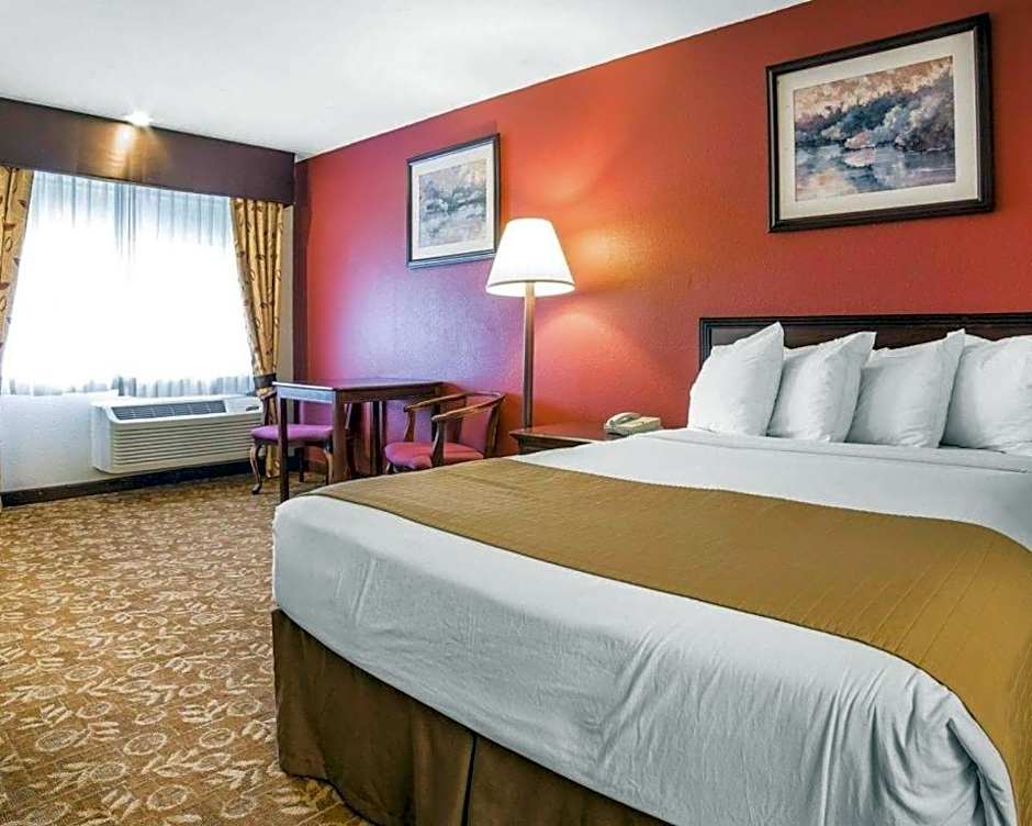 Quality Inn & Suites Minden