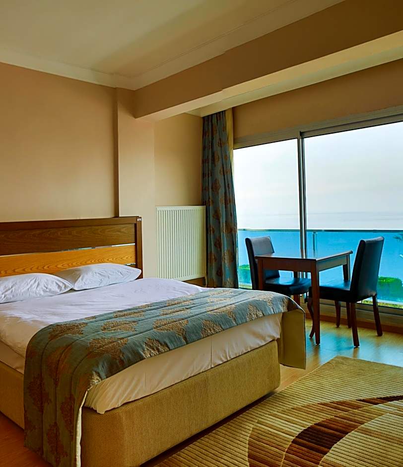 Photo 1 of 4 of Standard, Sea View