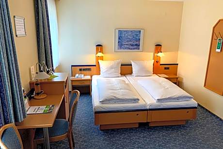 Budget single room 15sqm