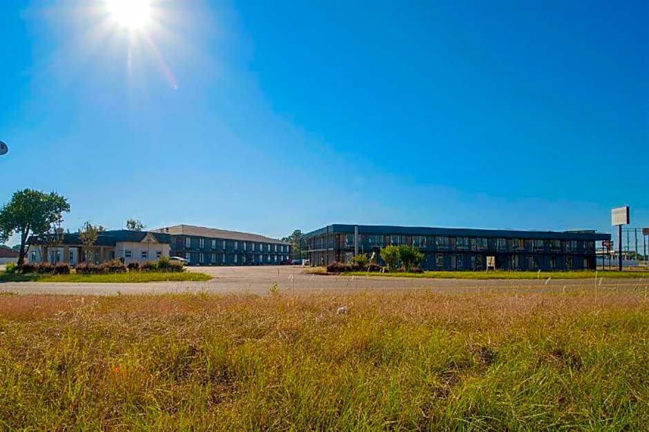 Hotel Comfort Stay by OYO Texarkana East, AR I-30
