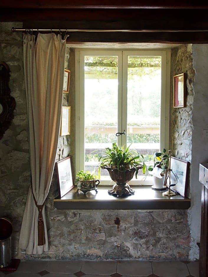 Prieure St Pierre de La Luthumiere