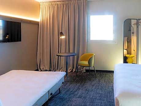 Family Room - 1 double bed and 1 double sofa bed