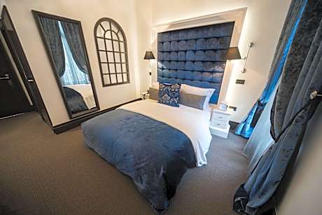 Superior Double Room with Balcony