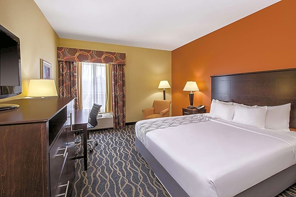 La Quinta by Wyndham Tulsa Airport / Expo Square