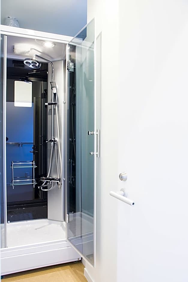 Cafe & Guest House Nagonoya