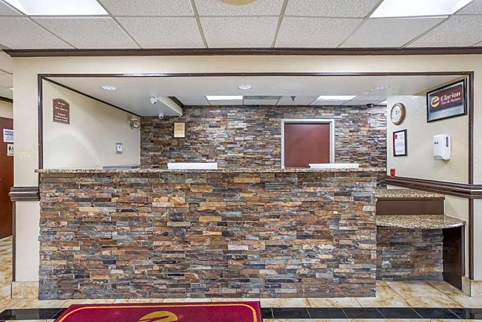 Clarion Inn and Suites Airport