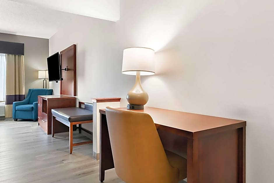 Comfort Suites Southfield/Detroit