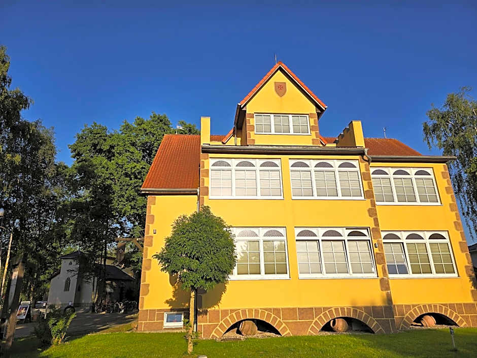 Ostsee-Rittergut-Rügen mit BinzHotel & OrdensKapelle & RomantikGut
