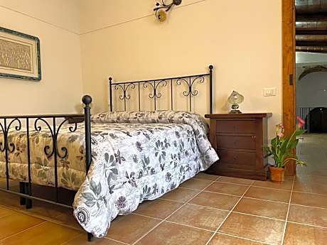 Apartment with Mountain View