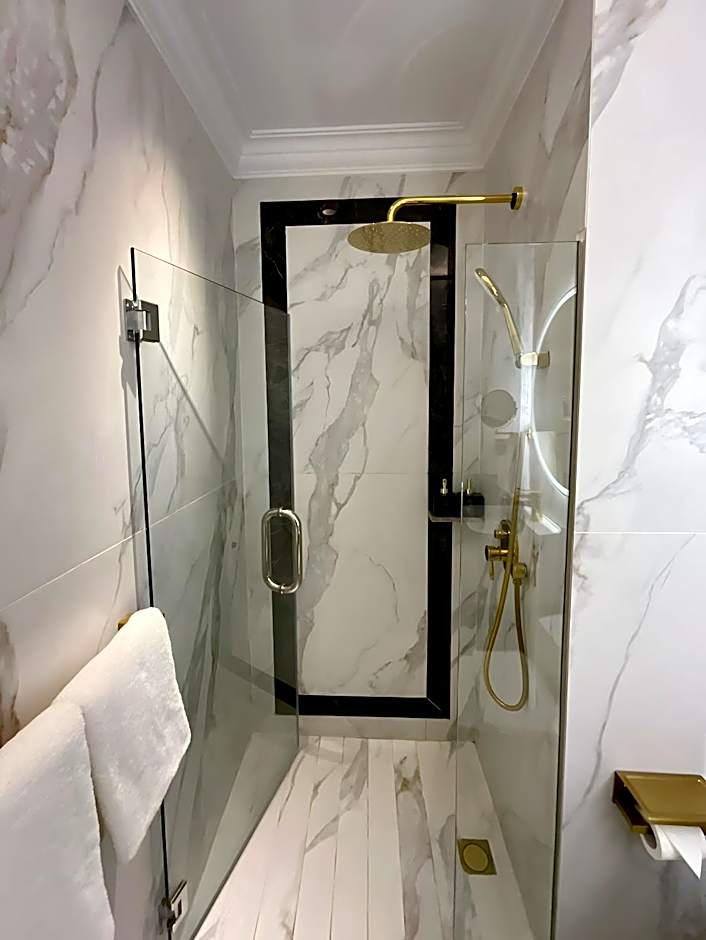 Grand Eska Hotel & Suites Batam