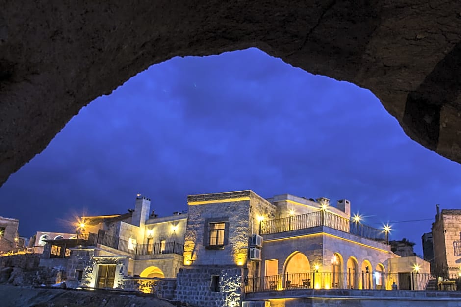 Caldera Cave Hotel