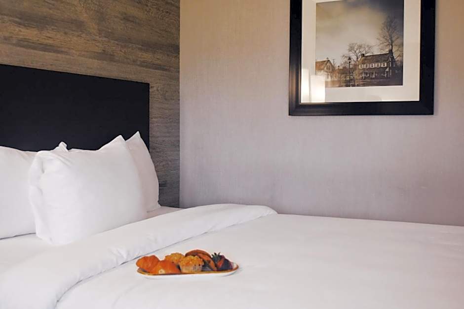 Normandy Farm Hotel & Conference Center