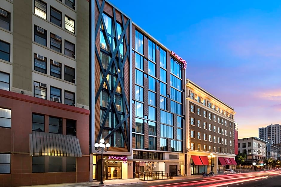 Moxy San Diego Gaslamp Quarter