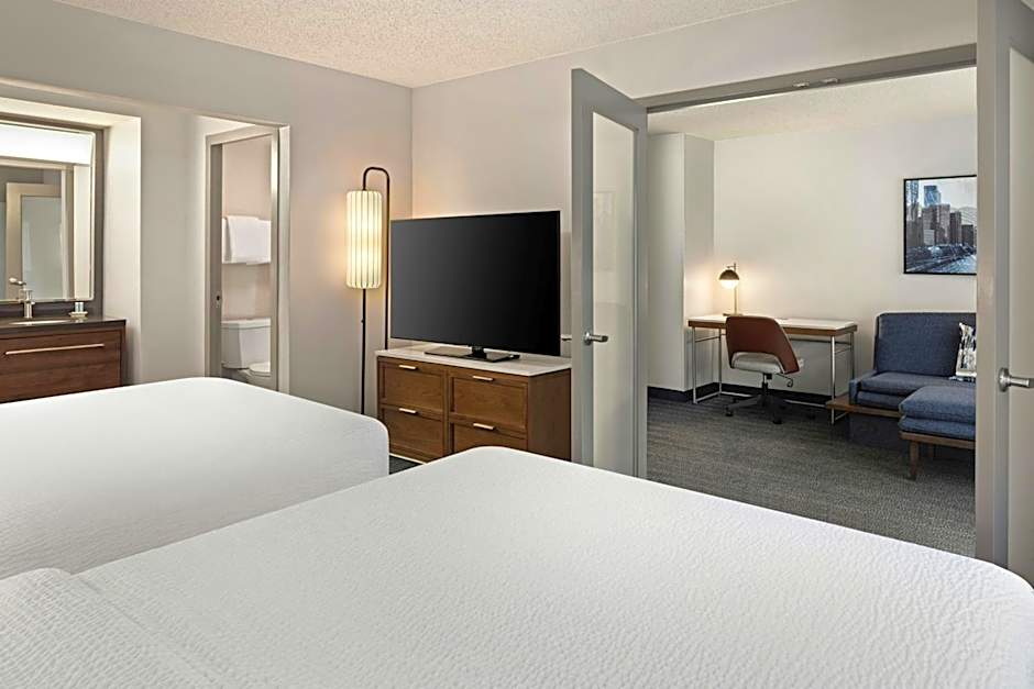 Courtyard by Marriott Chicago Downtown/River North