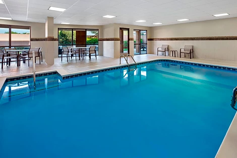 Courtyard by Marriott Bowling Green Convention Center