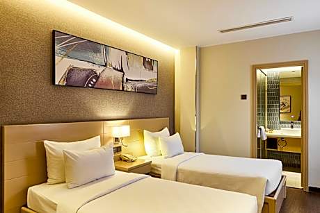 Premier Twin with Window