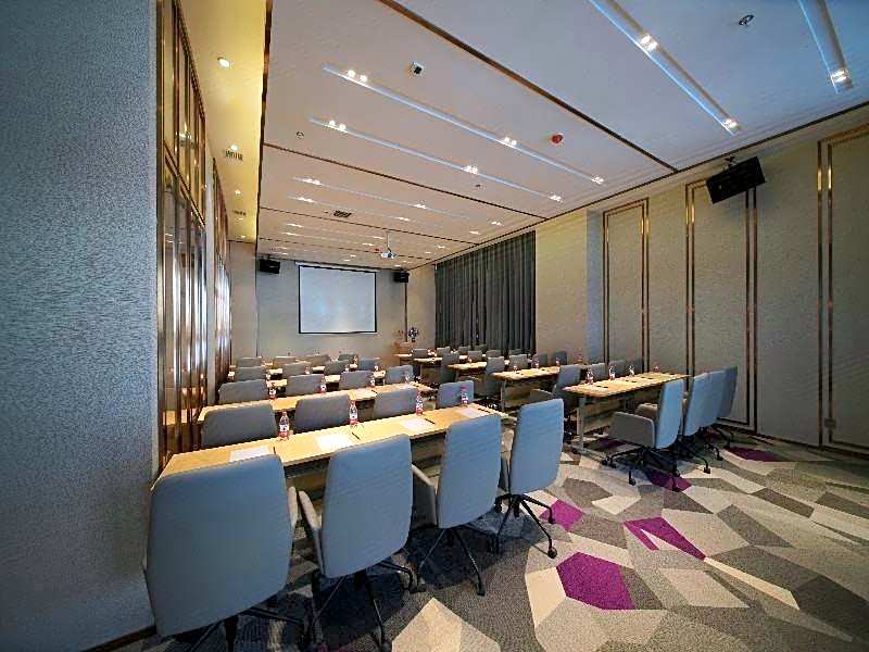 Lavande Hotel Anshan City Center
