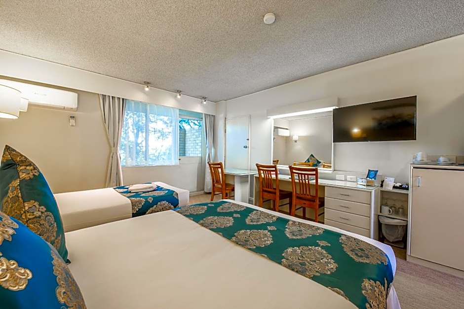 Twin Towers Inn