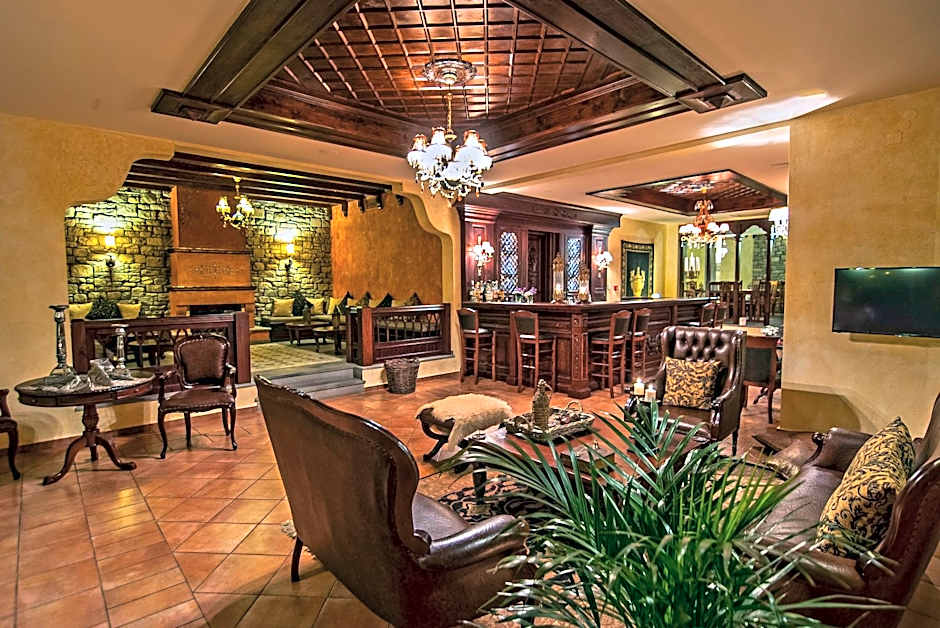 Hotel Doupiani House