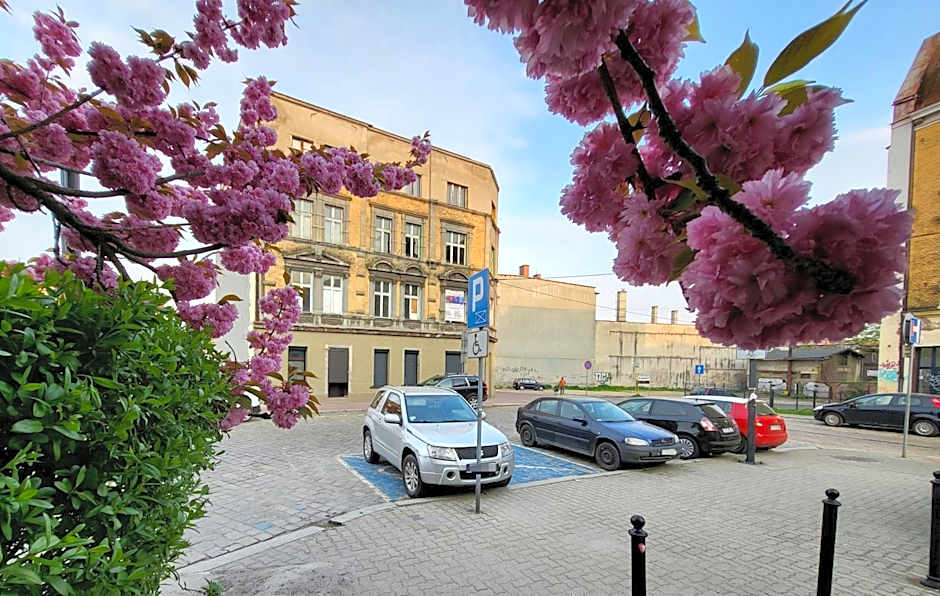Apartamenty PRETTY WOMAN meldunek samodzielny 24h - noclegi Bytom Chorzów Katowice