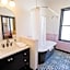 Speakeasy King Suite (Rm 8)
