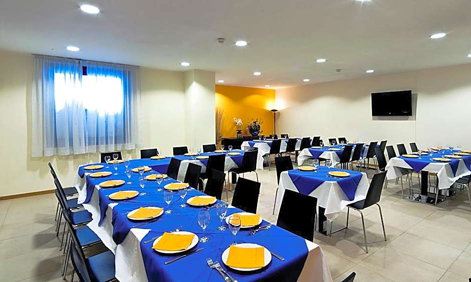 City Hotel & Suites