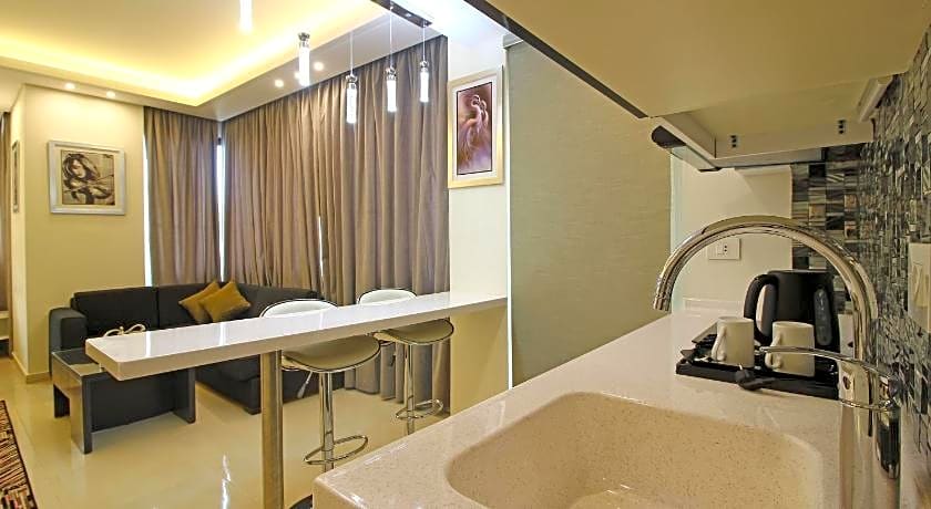 Palm Ville Suites